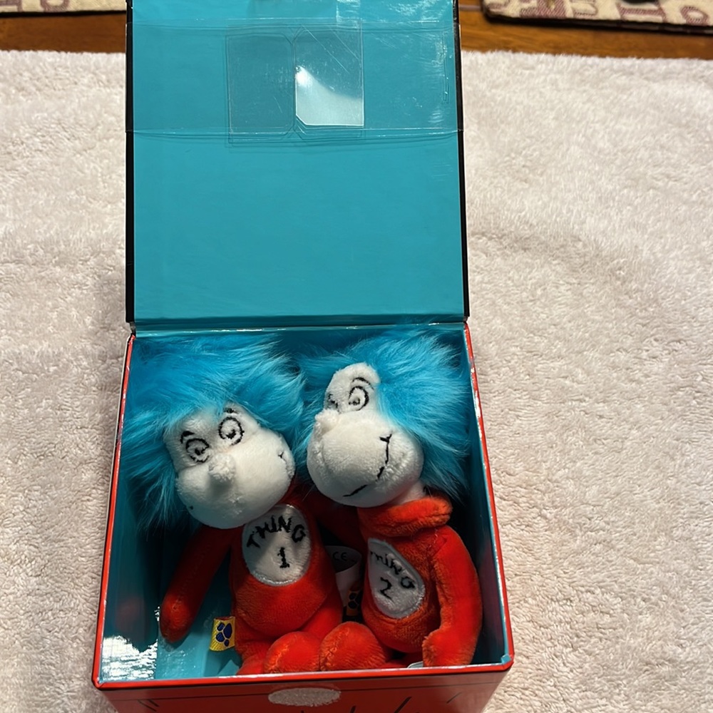 Build a bear Dr. Seuss three-piece set thing one and two